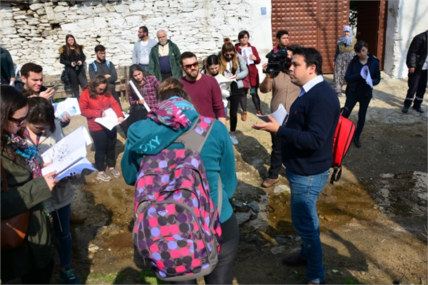 Yaşar Üniversitesi Öğretim Görevlileri ve Öğrencileri Akıllı Köy`de