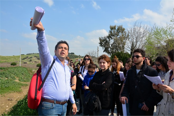 Yaşar Üniversitesi Öğretim Görevlileri ve Öğrencileri Akıllı Köy`de