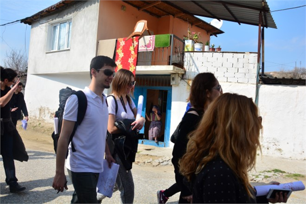 Yaşar Üniversitesi Öğretim Görevlileri ve Öğrencileri Akıllı Köy`de