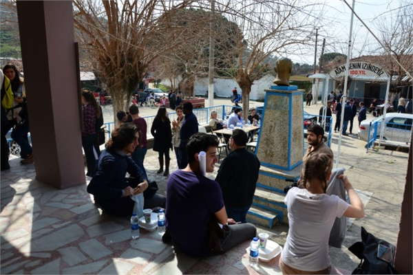 Yaşar Üniversitesi Öğretim Görevlileri ve Öğrencileri Akıllı Köy`de