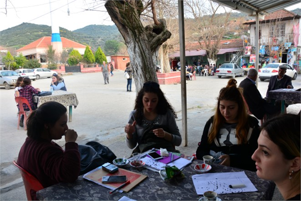 Yaşar Üniversitesi Öğretim Görevlileri ve Öğrencileri Akıllı Köy`de