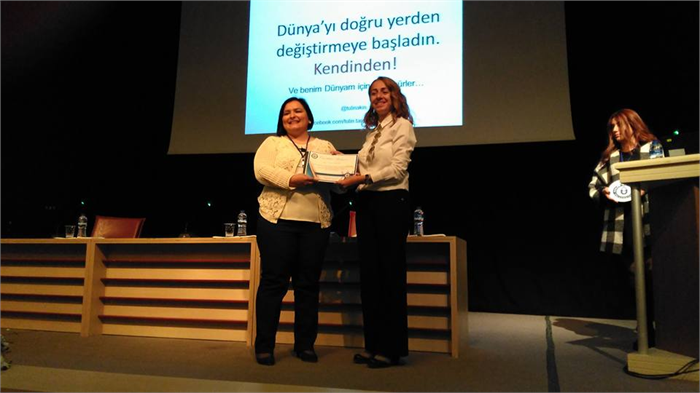 TÜLİN AKIN ADNAN MENDERES ÜNİVERSİTESİ ÖĞRENCİLERİYLE BİR ARAYA GELDİ