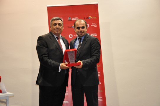 ERMENEK VODAFONE TARIM AKADEMİSİ NİN DÜZENLEDİĞİ EĞİTİM KAPSAMINDA SERTİFİKA ALMAYA HAK KAZANANLARIN SERTİFİKALARI SAHİPLERİNE VERİLDİ
